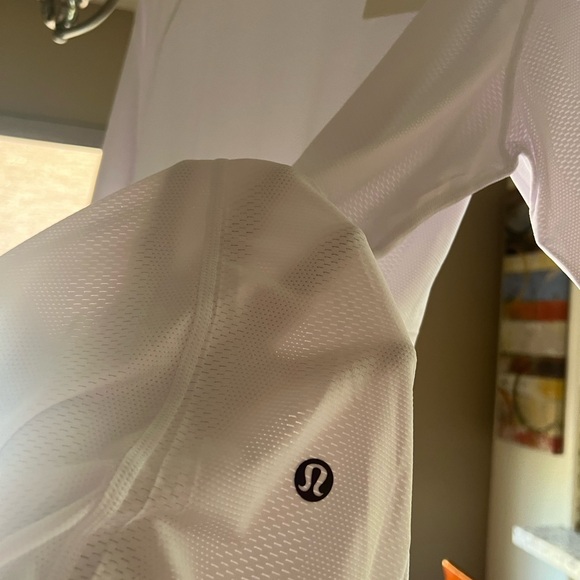 Lululemon Men New t- Shirt color available white and purple light size large L - Picture 3 of 5